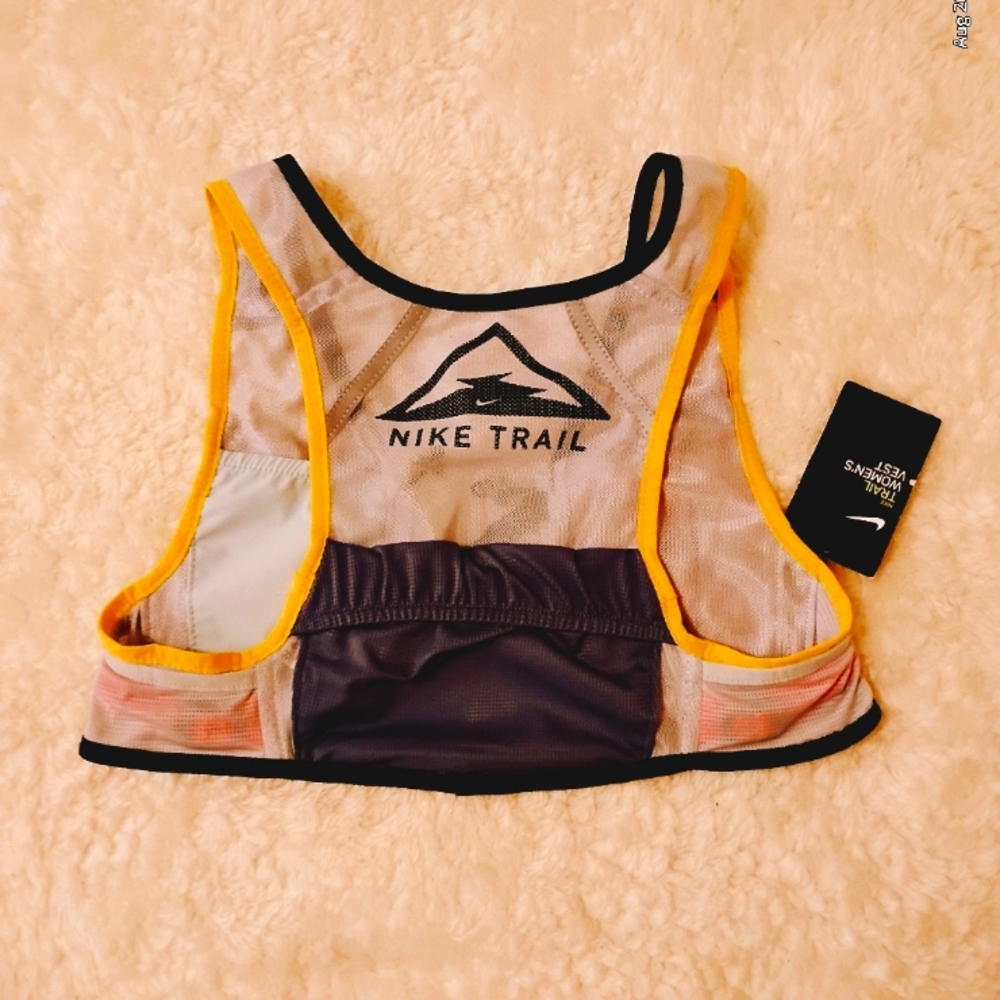Nwt Nike trail vest